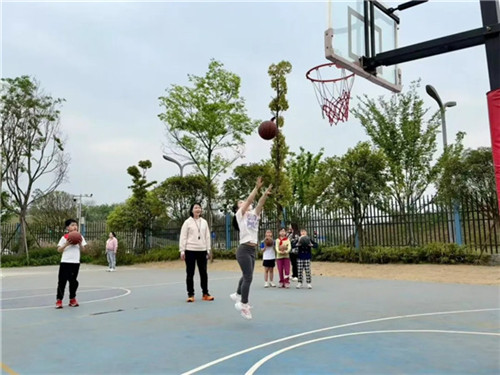 体育化校园新风尚，篮球运动在全国高校广泛普及的简单介绍
