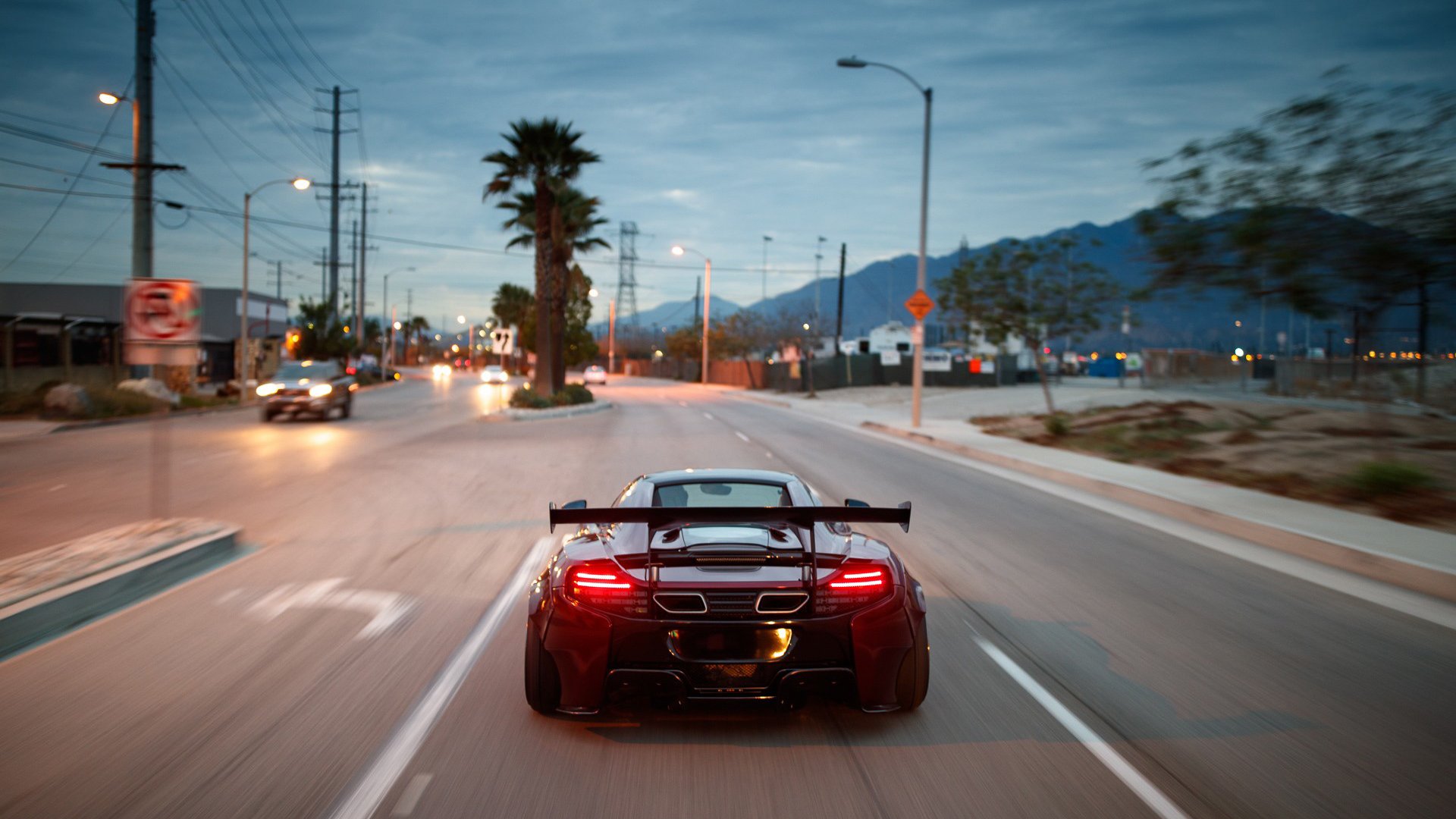 赛场中国际感：WRC车手来自全球的激烈角逐，wrc赛道