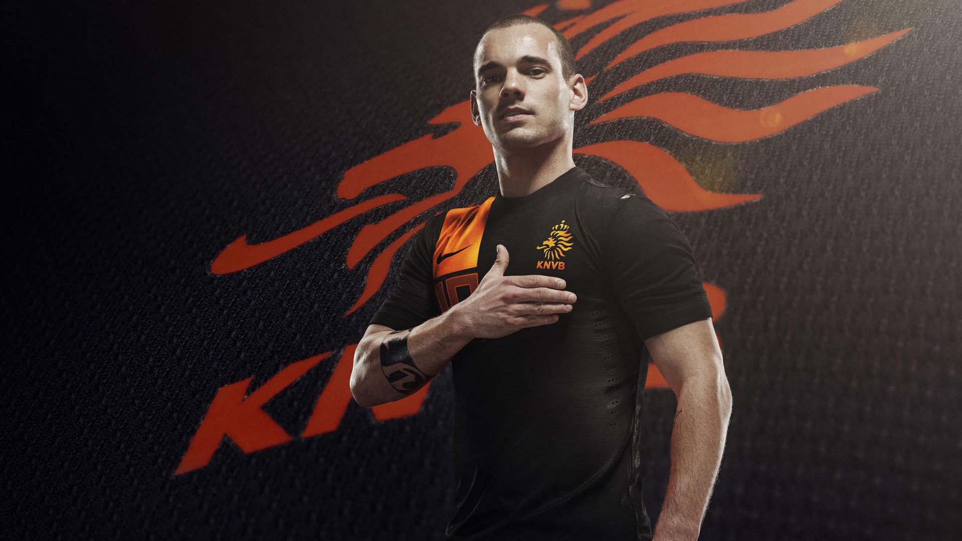 现场气氛：观众笑声不断，热情高涨如火如荼！，观众的笑声是什么短语